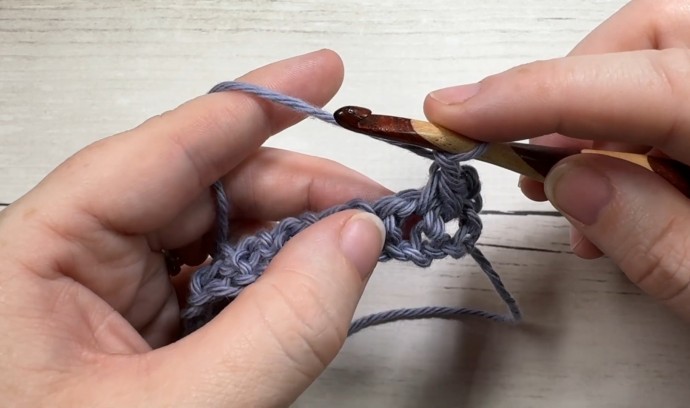 How to Crochet the Modified Moss Stitch Photo Tutorial