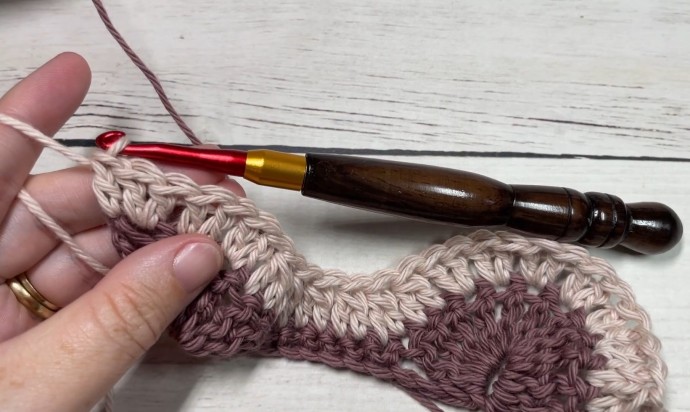 How to Crochet the Circle Stitch Photo Tutorial