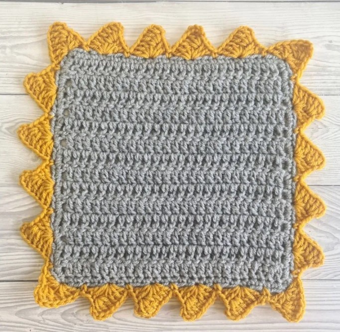 How to Crochet the Large Leaf Stitch Border Photo Tutorial