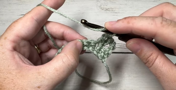 How to Crochet the Chain Waves Stitch Photo Tutorial