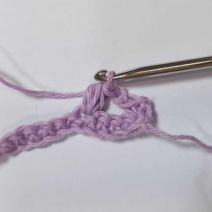 How to Crochet the Lace Flower Stitch Photo Tutorial