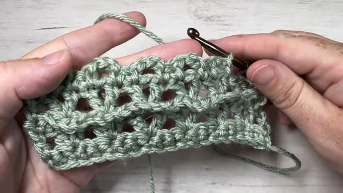 How to Crochet the Chain Waves Stitch Photo Tutorial