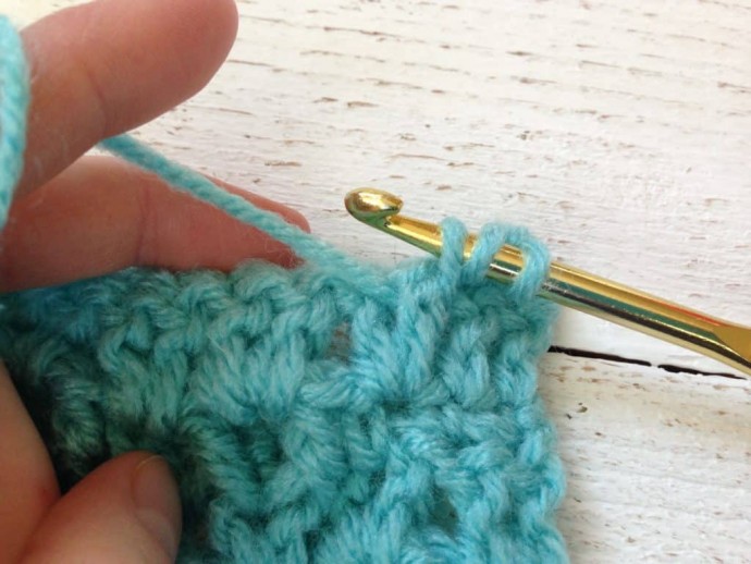 How to Crochet the Raised V-Stitch Photo Tutorial