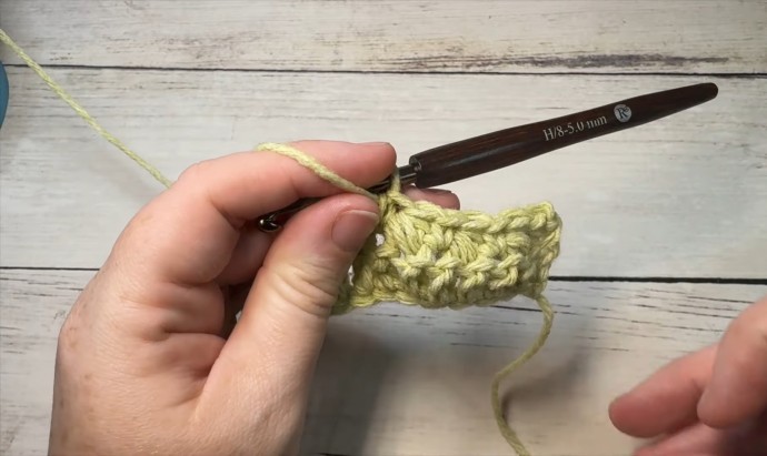 How to Crochet the Pretty Puffs Stitch Photo Tutorial