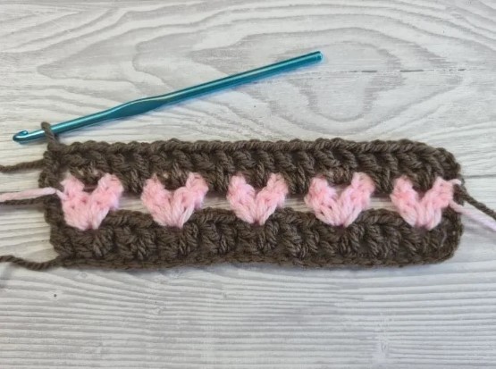 Offset Hearts Crochet Pattern Photo Tutorial