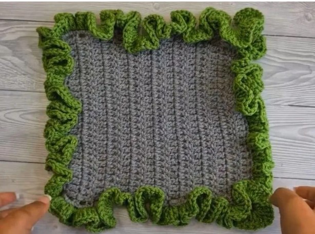 Crochet Ruffled Edge Blanket Border Photo Tutorial