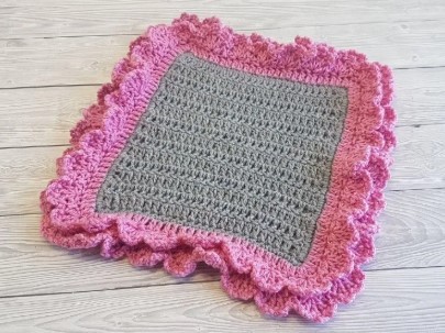 Crochet Layered Scallops Border Photo Tutorial