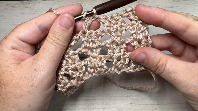 How to Crochet the Checked Boxes Stitch Photo Tutorial