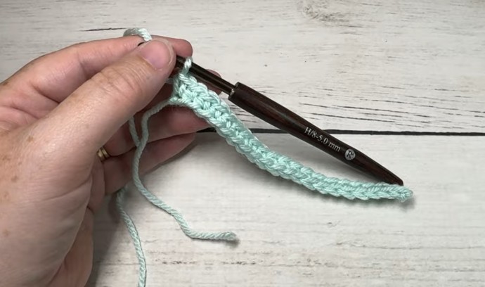 How to Crochet the Crossed Lines Stitch Photo Tutorial