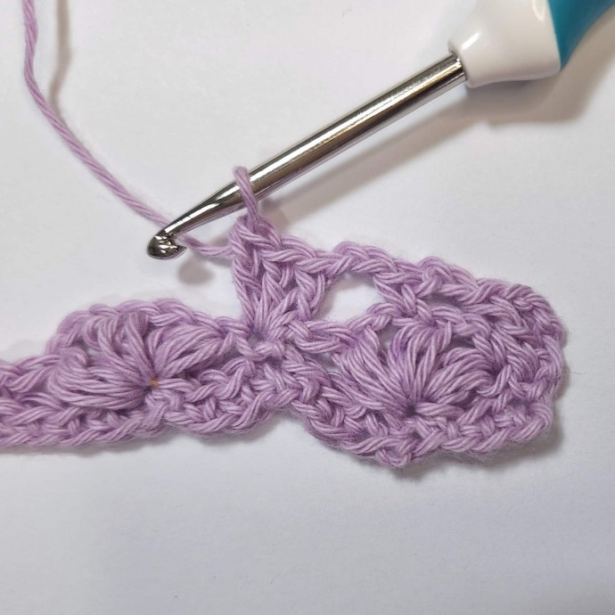 How to Crochet the Lace Flower Stitch Photo Tutorial