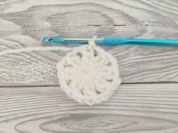 Crochet Snowflake Square Photo Tutorial