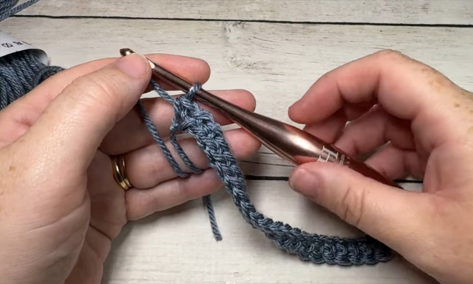 How to Crochet the Zipper Stitch Photo Tutorial