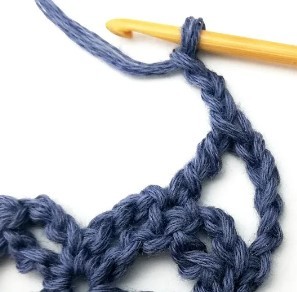 How to Crochet the Lacy Diamond Stitch Photo Tutorial