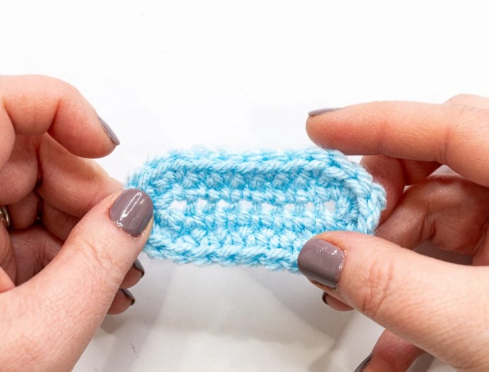 How to Crochet on Both Sides of a Foundation Chain Tutorial