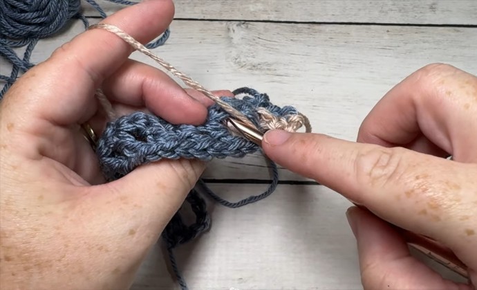 How to Crochet the Zipper Stitch Photo Tutorial