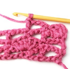 The Diagonal Shell Mesh Crochet Stitch Photo Tutorial