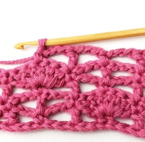 The Diagonal Shell Mesh Crochet Stitch Photo Tutorial