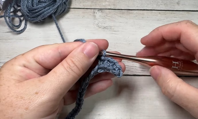 How to Crochet the Zipper Stitch Photo Tutorial