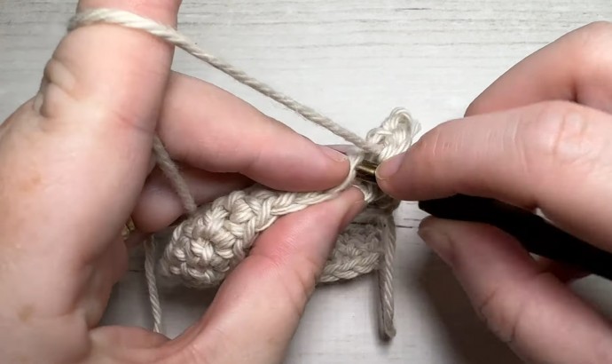 How to Crochet the Twist Stitch Photo Tutorial