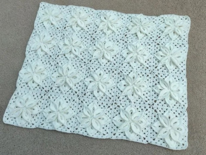 White Poinsettia Blanket Crochet Pattern