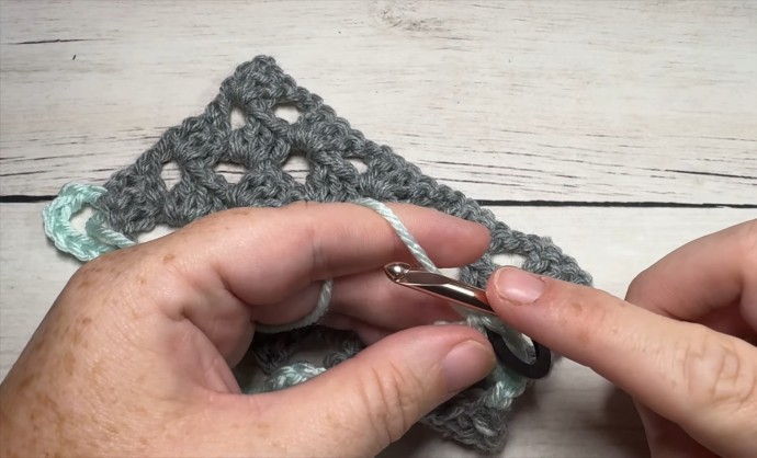 Double Sided Mesh Crochet Stitch Photo Tutorial