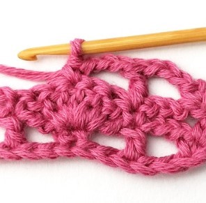 The Diagonal Shell Mesh Crochet Stitch Photo Tutorial