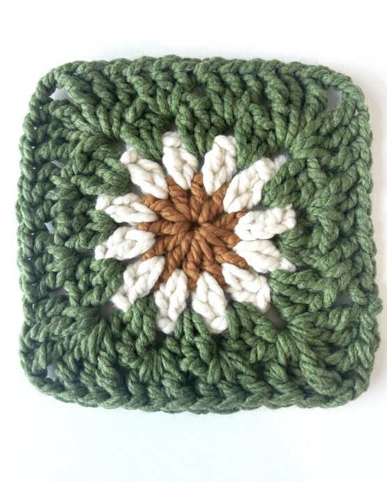 How to Crochet the Flower Granny Square Photo Tutorial