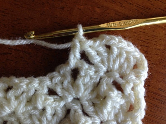 How to Crochet the Interlocking Fan Stitch Photo Tutorial