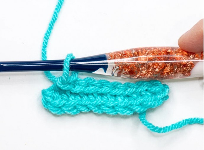 How to Crochet on Both Sides of a Foundation Chain Tutorial